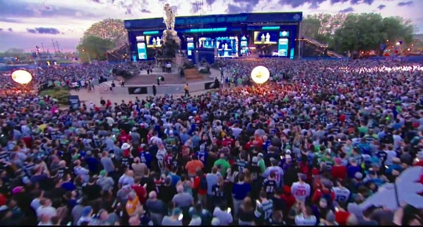 2017年 NFLドラフト総括 – ロッキー・ステップスで炸裂したQB革命と魂の叫び