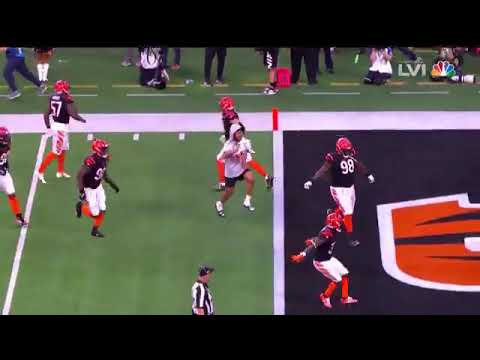 Vernon Hargreaves III draws a Super Bowl penalty while inactive and wearing sandals