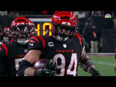 Tyler Huntleyのゴール前ファンブルからSam Hubbardが98ヤードTD