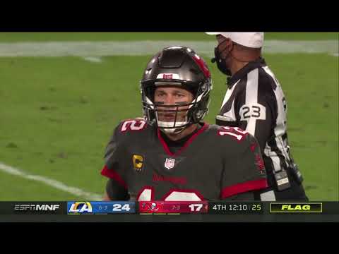 Tom Brady throws two forward passes on the same play
