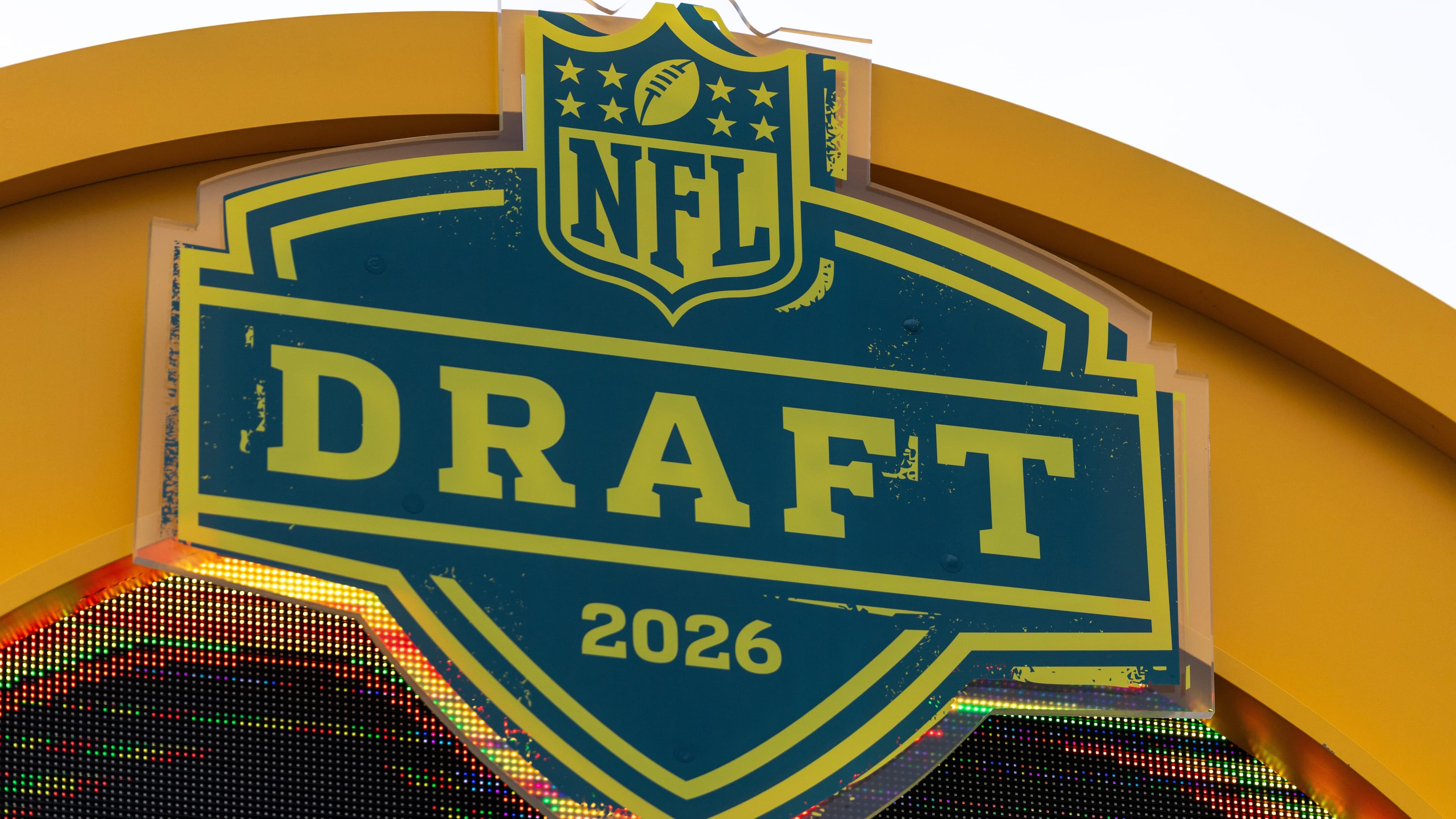 
                        2026 NFL Draft visits tracker: Full list of every prospect all 32 teams are bringing in for top 30 visits
                    