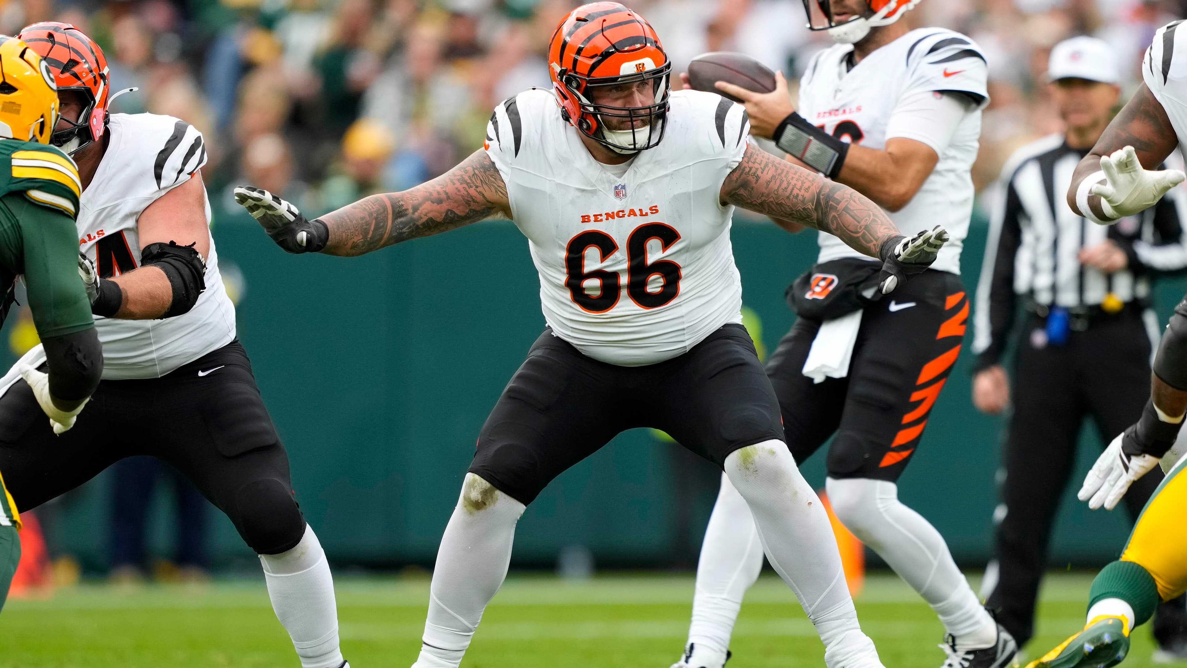 
                        LOOK: Bengals 315-pound lineman goes viral after running impressive mile time
                    