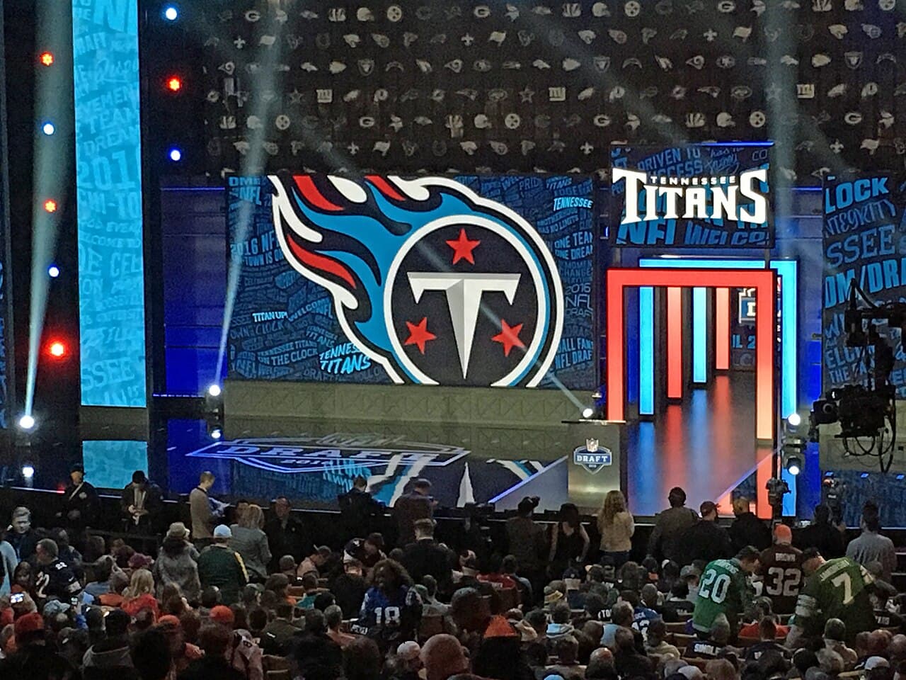 2016年 NFLドラフト総括 – 上位2枠を動かしたQB争奪戦と、Tunsilを襲った指名直前の流出