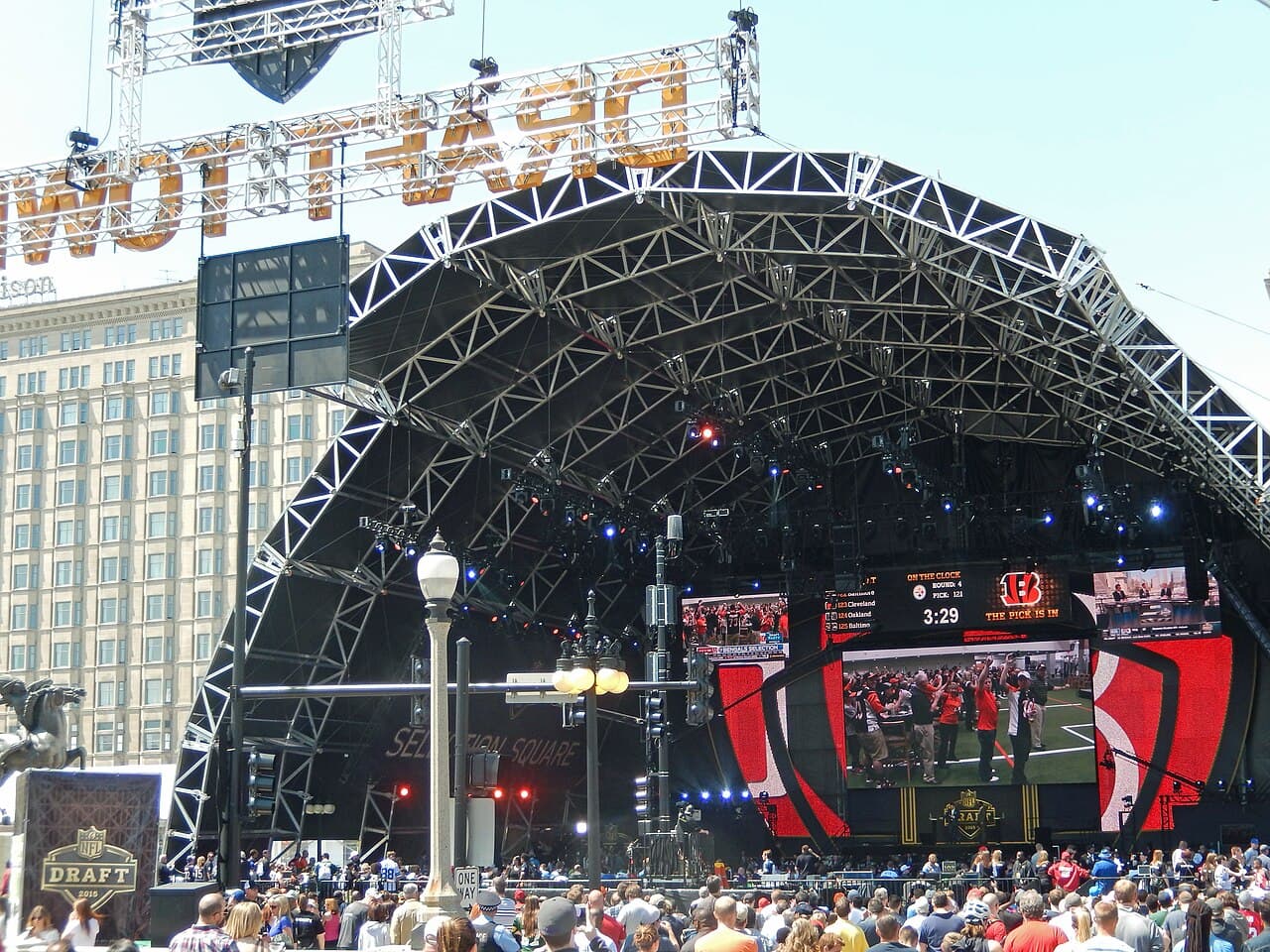 2015年 NFLドラフト総括 – シカゴで始まったロードショーと、2人のハイズマンQBを巡る決断